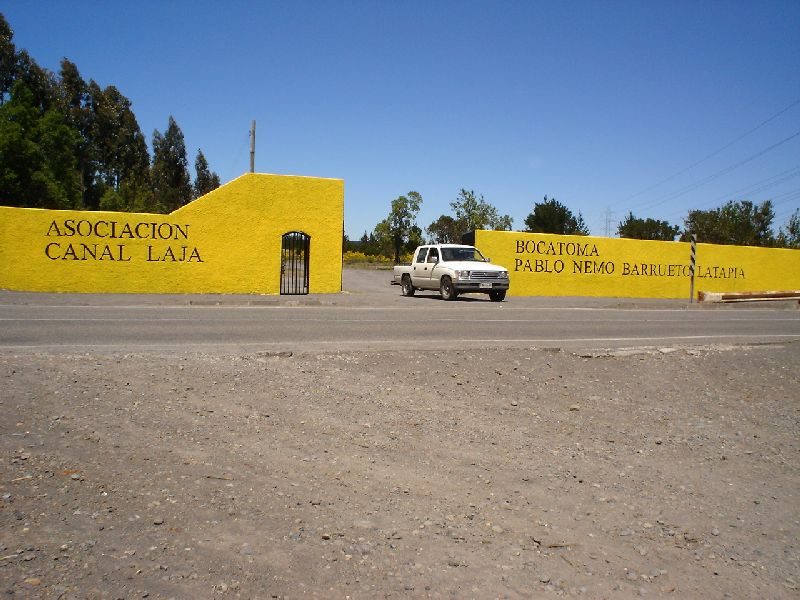 Acceso a la bocatoma del Canal Laja
